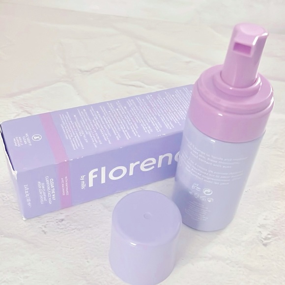 Florence by mills CLEAR THE WAY CLARIFYING FACE WASH BNIB! - Picture 1 of 10